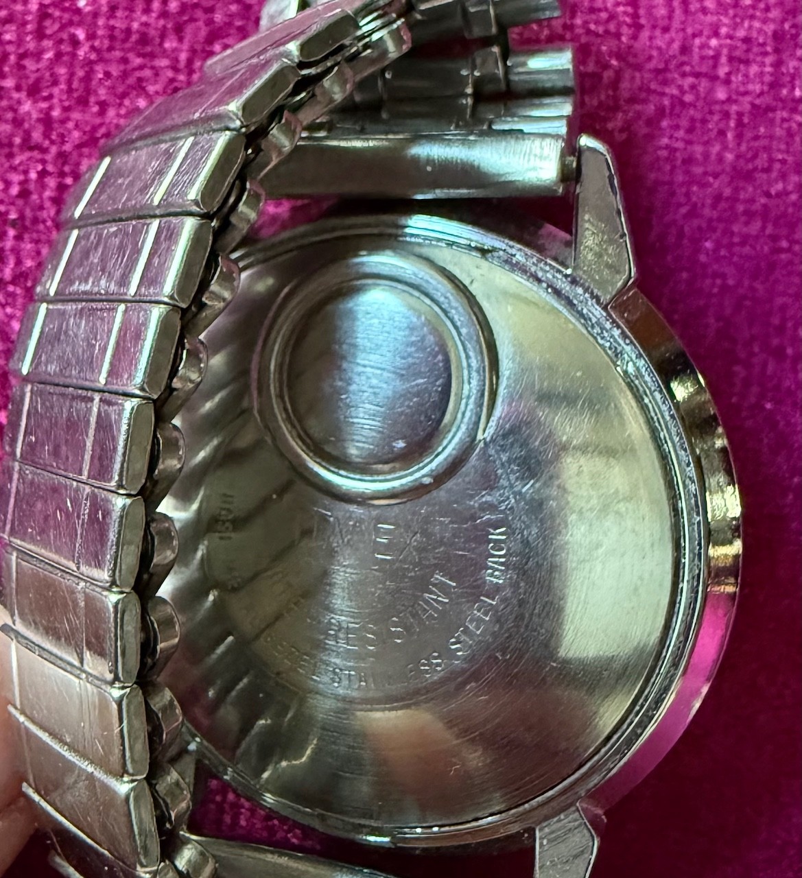 VINTAGE 1970’S TIMEX ELECTRIC DYNABEAT, SILVER/BLUE DIAL, VINTAGE BAND, RUNNING