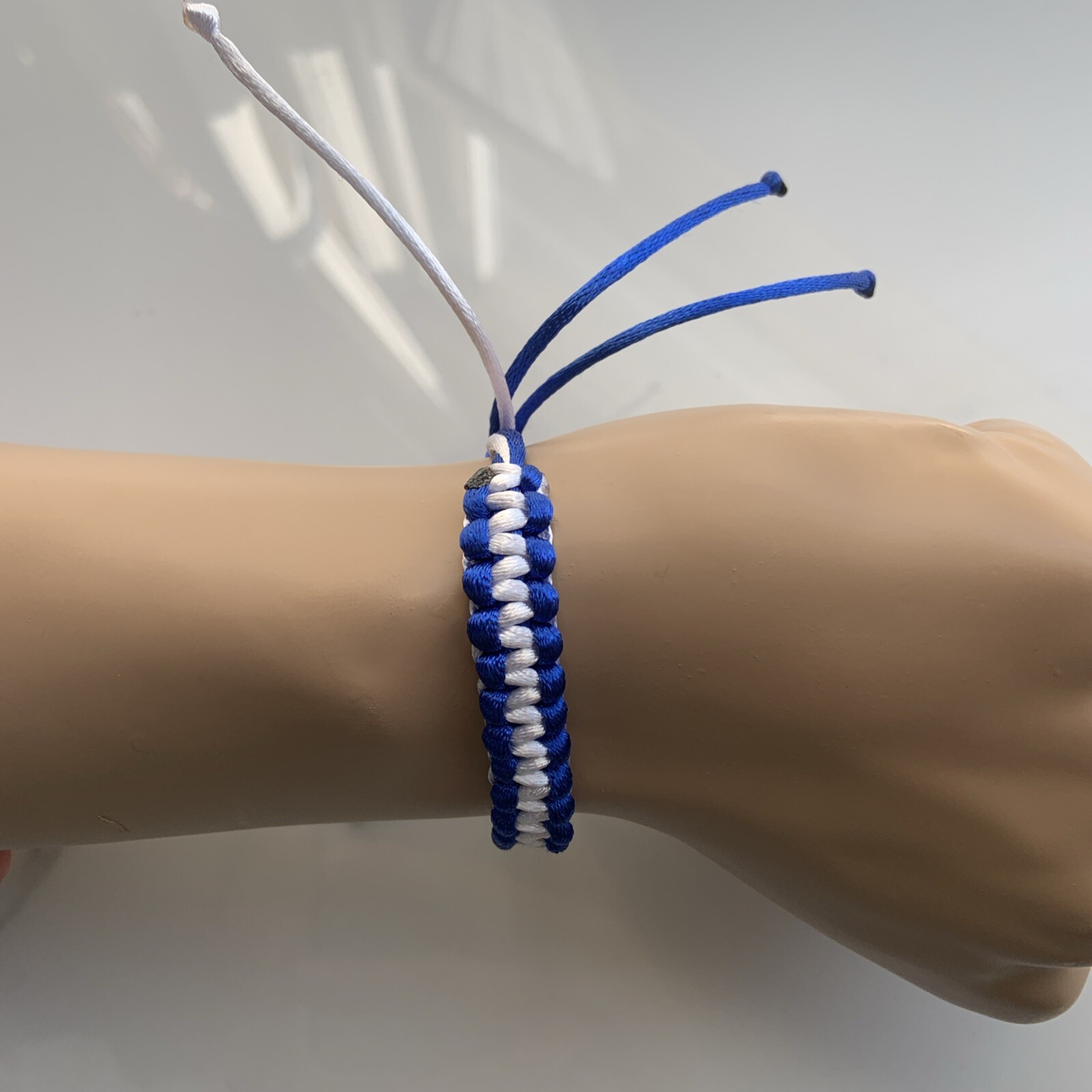 ISRAEL Bracelet BLUE & WHITE צמיד Satin Rattail Cord Shamballa Nylon Macrame (C)