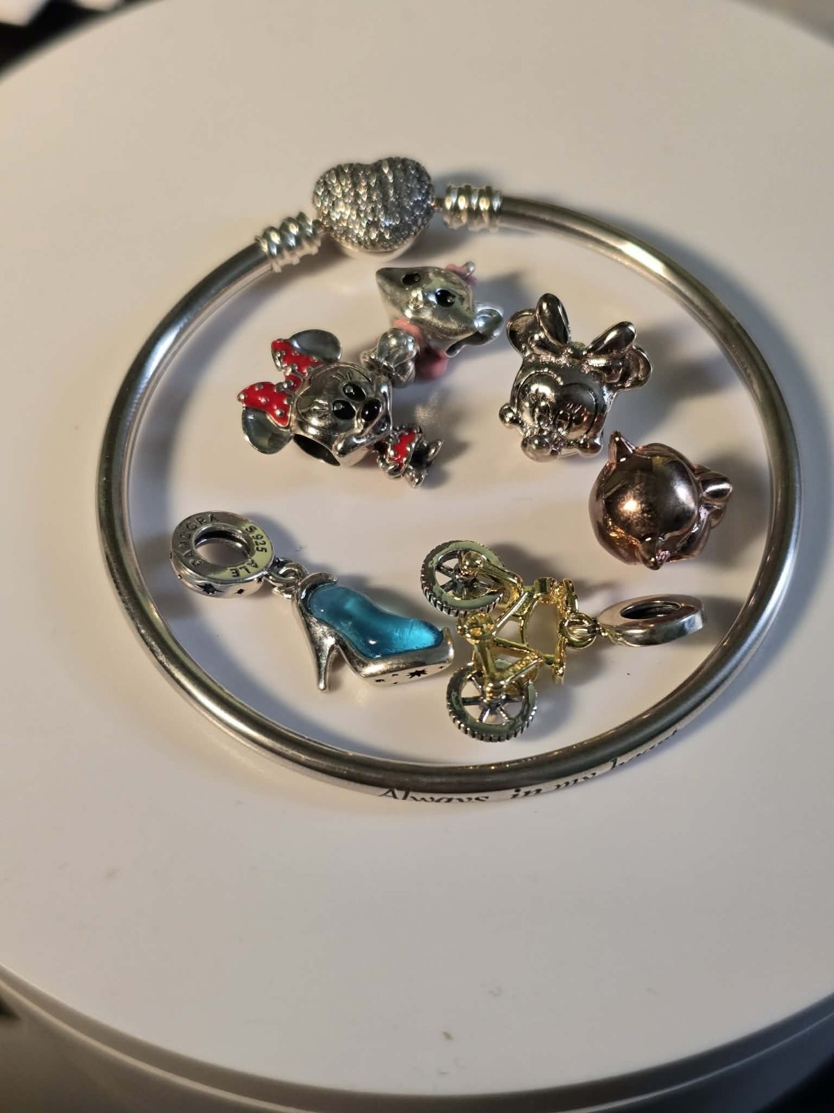 17 Cm ” 6.6 Inches ” Authentic Pre Owned Pandora Bracelet With 6 Silver Charms