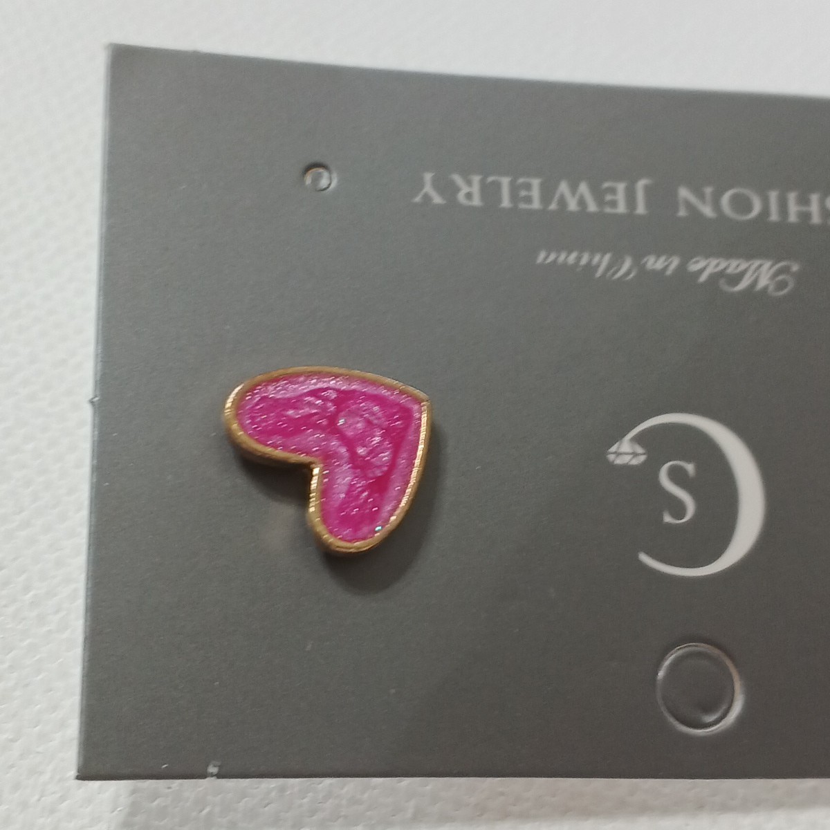 NWOT Heart Glitter Stud Earrings Pink Brass Plated Shaped Fashion Jewelry