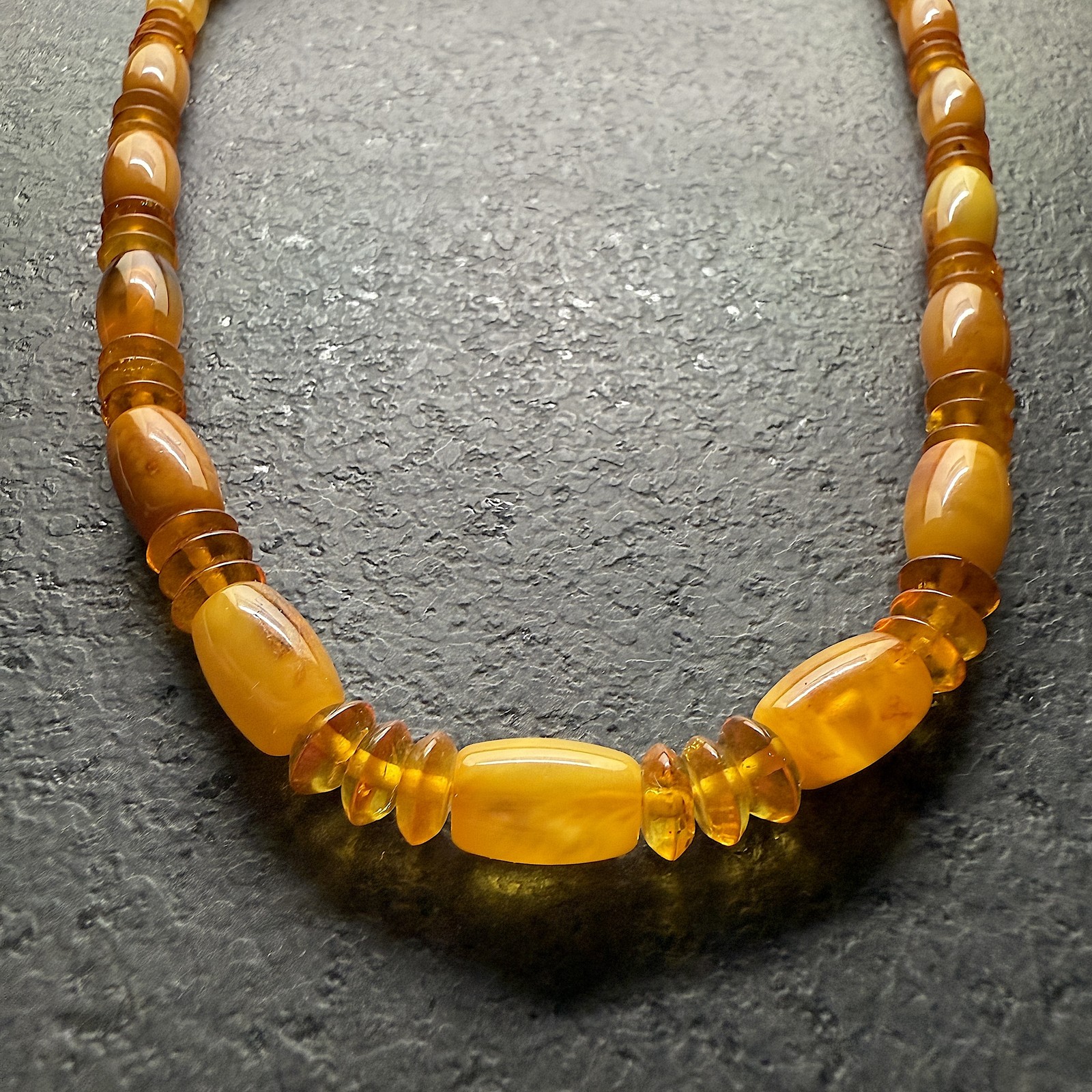 Vintage Whole Stone natural Amber Necklace 13x8mm 45cm 17.4g