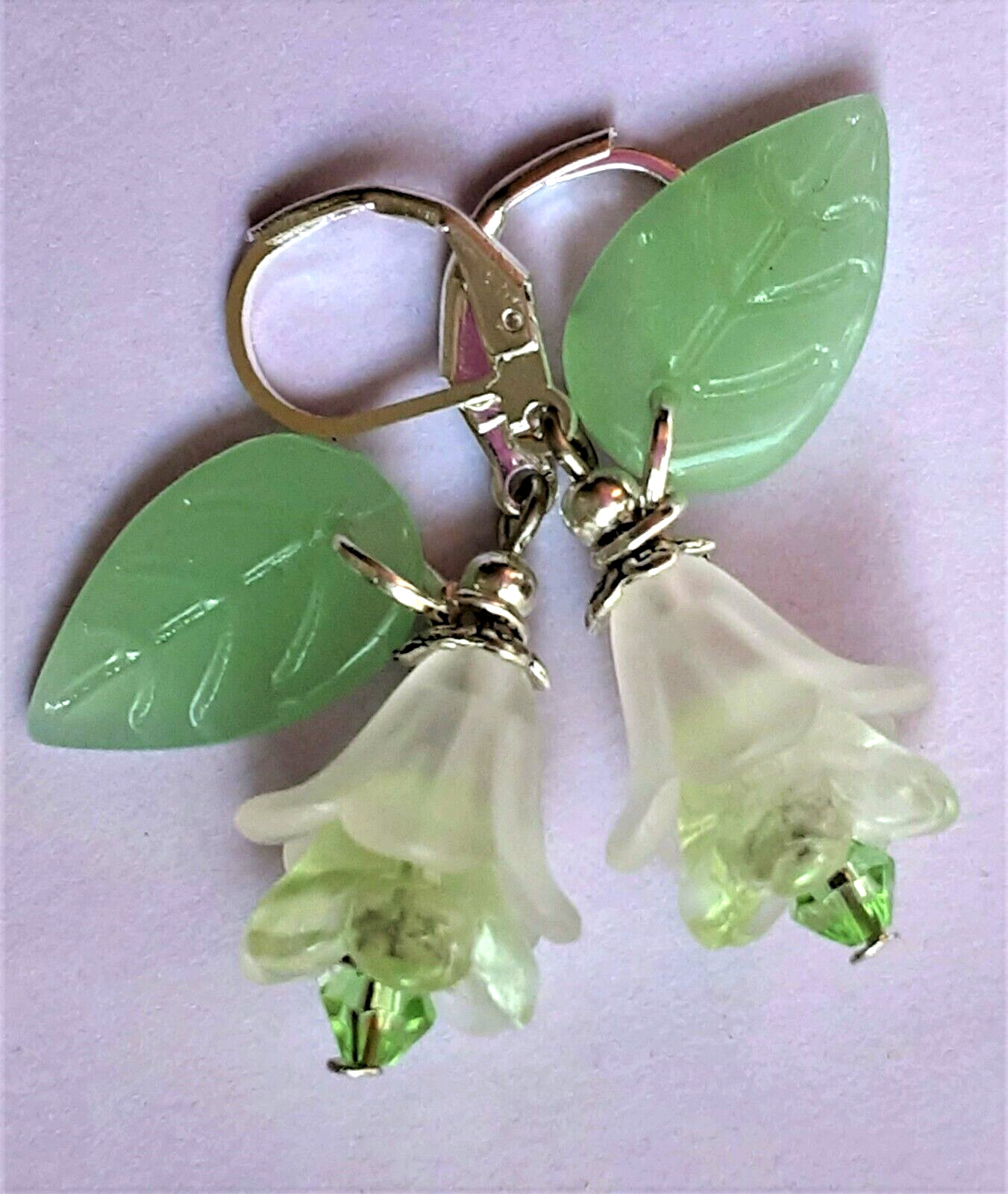 Mint White GLASS & ACRYLIC Flower with LEAF dangle earring SP LEVER BACK
