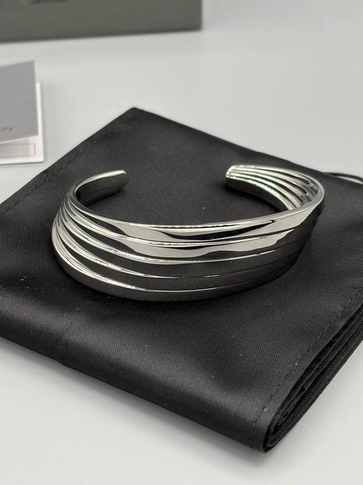 Calvin Klein Whisper Bangle Bracelet Stainless Steel Size M NWT Box Dustbag KJ76