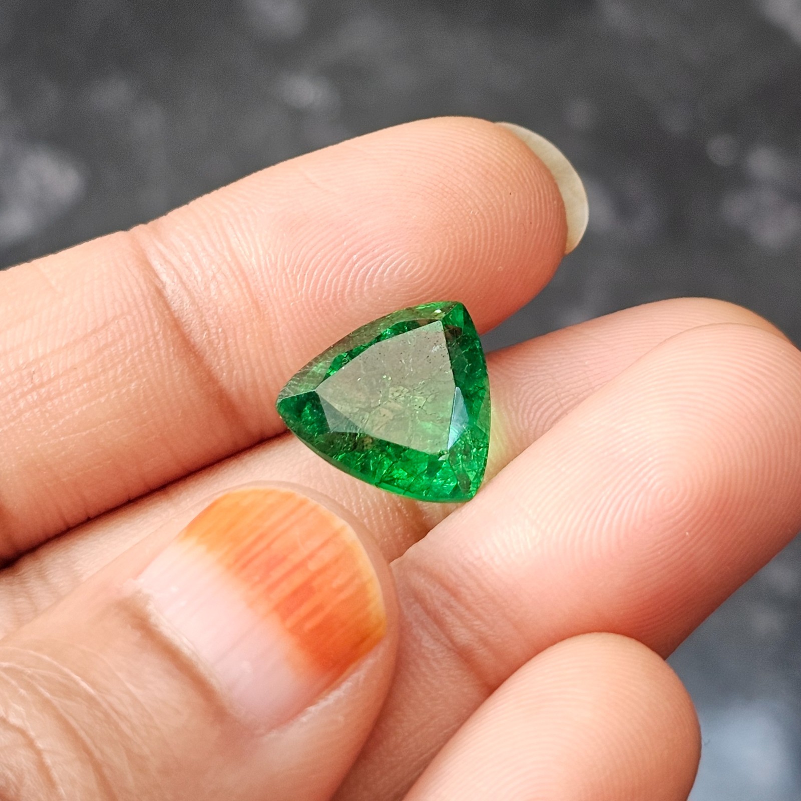 2 pcs AAA Lab Grown Emerald Trillion Cut Gemstone for Jewelry Making