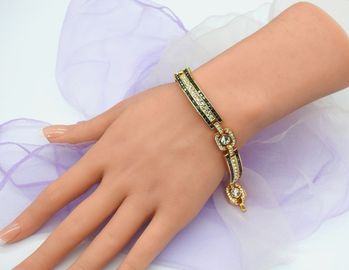 Camrose and Kross Jacqueline Kennedy Swarovski Crystal Link Bracelet New in Box