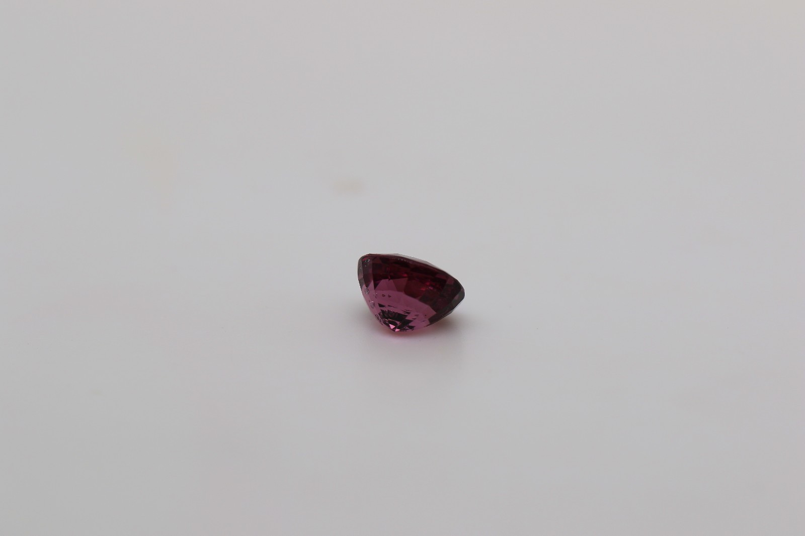 BURMA SPINEL Raspberry UNHEAT OVAL-CUSHION 8.8×7.4×5.8 mm, 2.91 cts