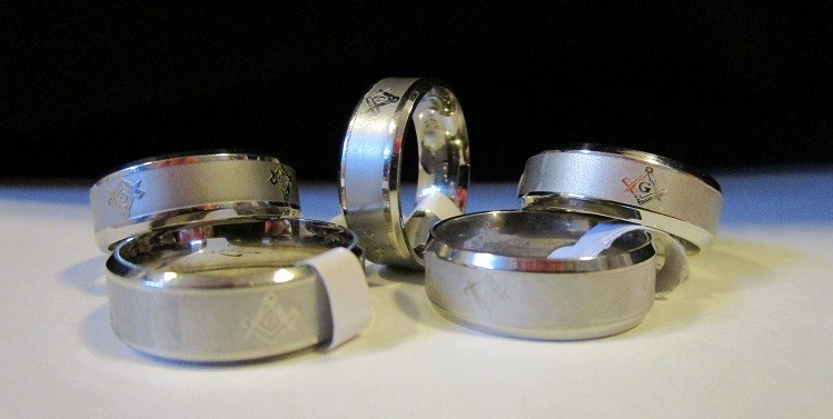 Big Lot of 45 Stainless Steel Band Rings – Masonic Emblem – See Details Below