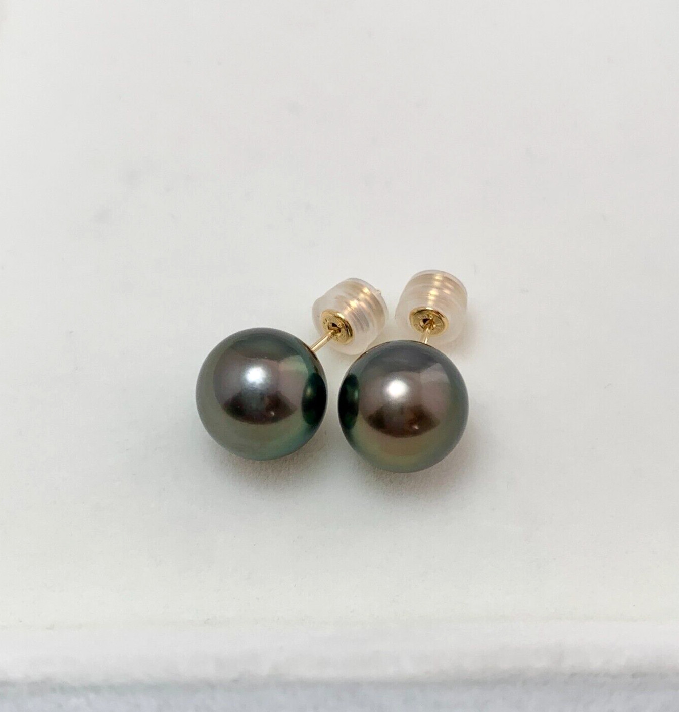 Big 10.6mm Round Black-Green Tahitian pearl stud earrings 18kt yellow gold