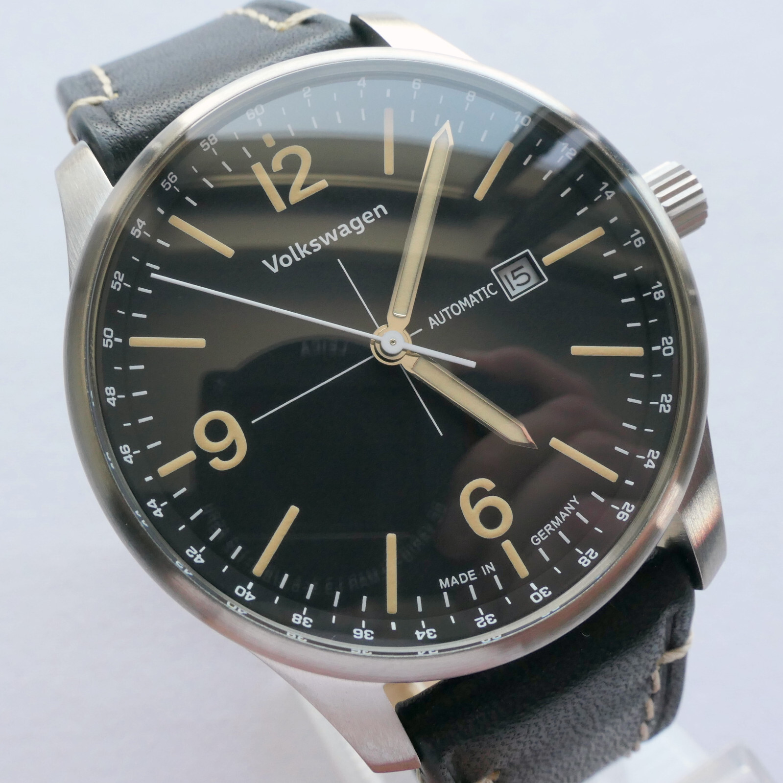 Volkwagen Classic Beetle Bug Car Accessory Aviator Pilot Driver Automatic Watch