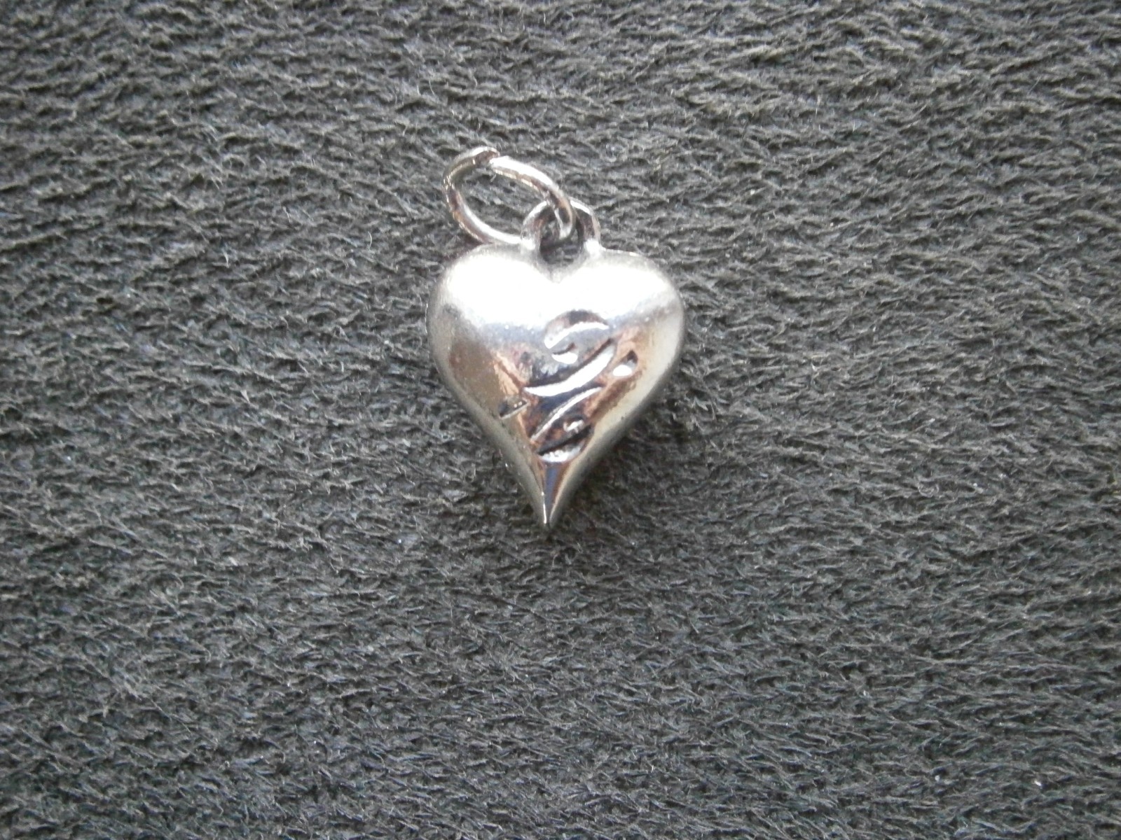 Engraved Heart Double-Sided Vintage Silvertone Bracelet Charm Pendant 3.0g