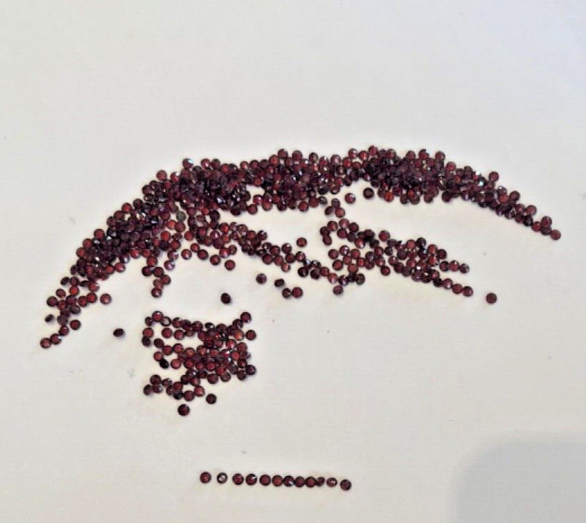 ONE LOT OF 50 PIECES 2.75-3.00 MM GENUINE ROUND FACETED GARNETS BELOW WHOLESALE