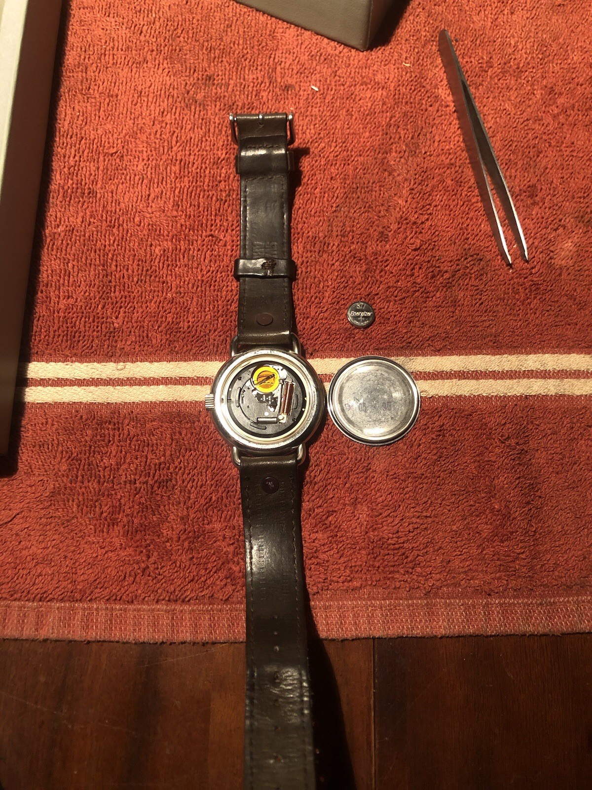 1995 Men’s Victorinox Swiss Army Calvary Watch Org Box & Papers Red Rivet LOOK