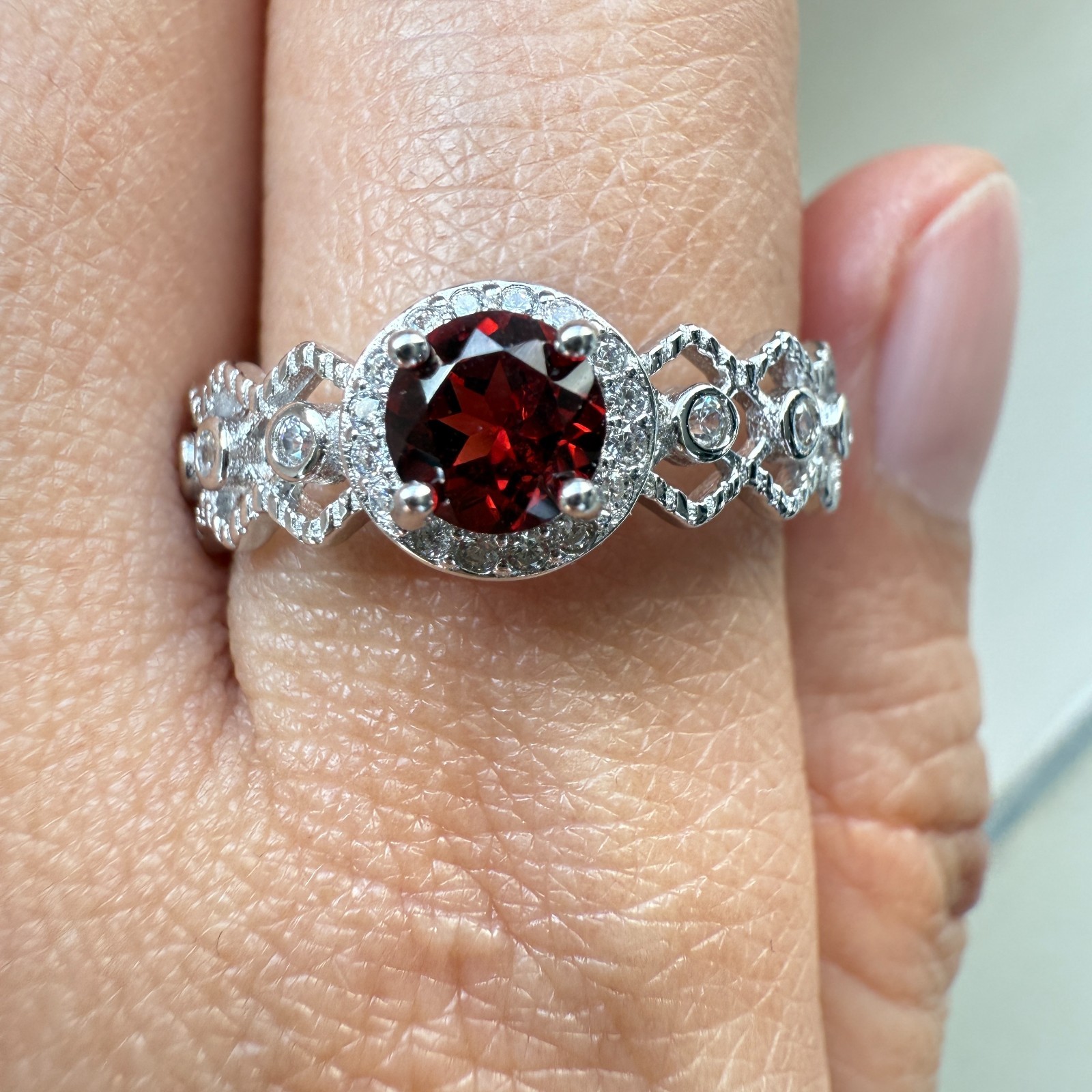 925 Sterling Silver Ring 5mm Red Natural Rhodolite Garnet Gemstone Zircon Gift