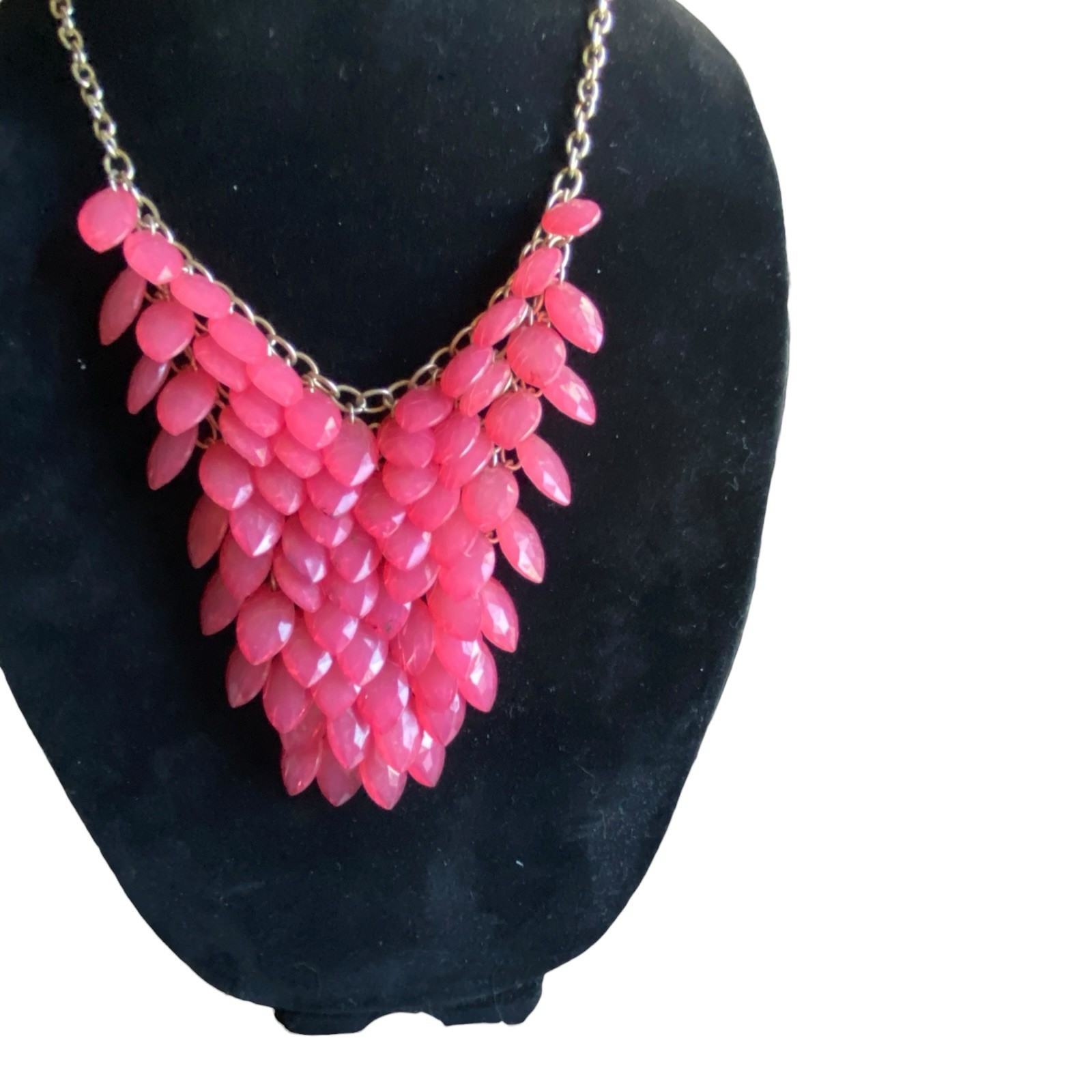 Vintage Hot Pink Teardrop Bib Necklace Statement Flower Petal Design Boho A330