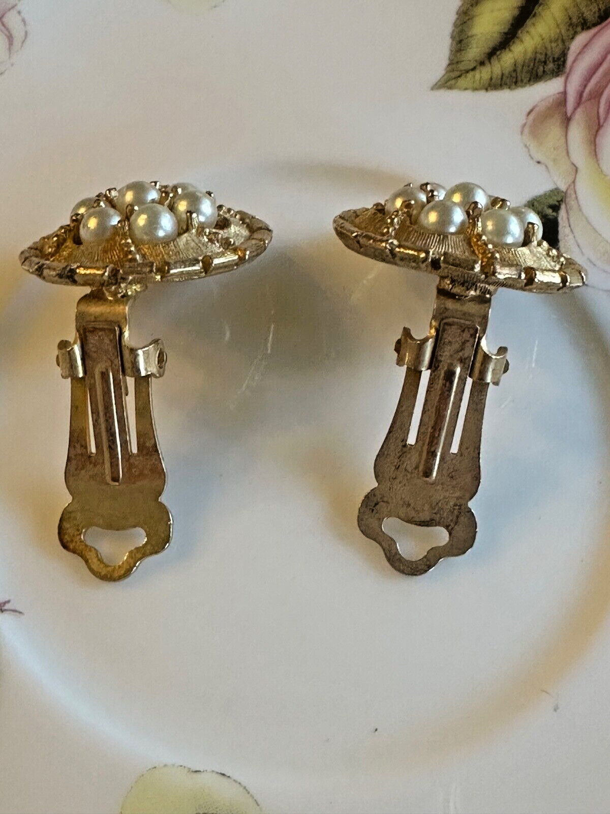 Vtg Kramer? Faux Pearl Gold Tone Clip On Earrings Cluster Stud Mid-20th Century