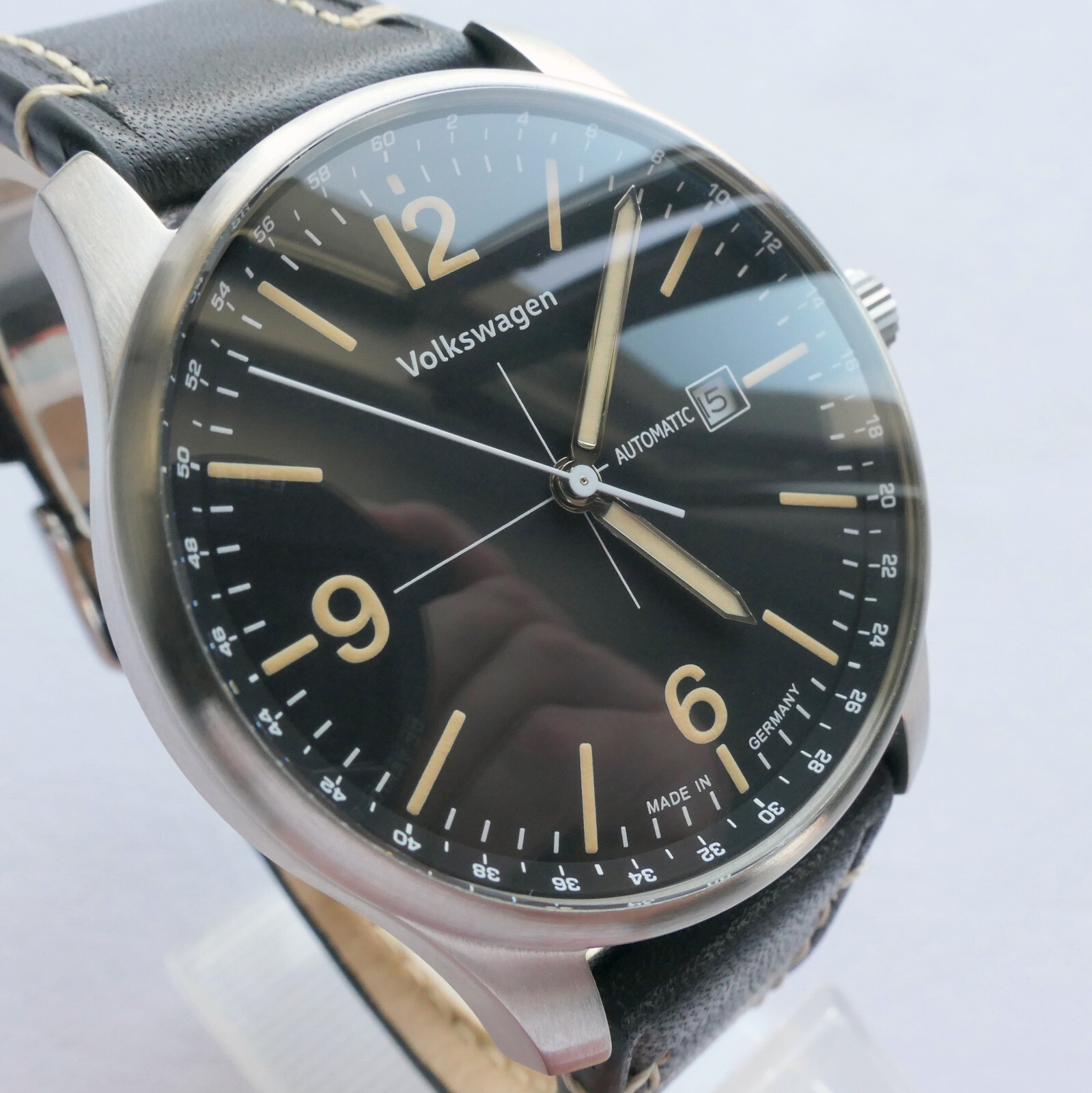 Volkwagen Classic Beetle Bug Car Accessory Aviator Pilot Driver Automatic Watch