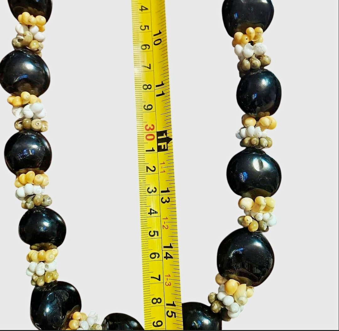 Vintage Hawaiian Kukui Tree Nut Lei with Mongo Shells Bead Work 15 1/2in Long