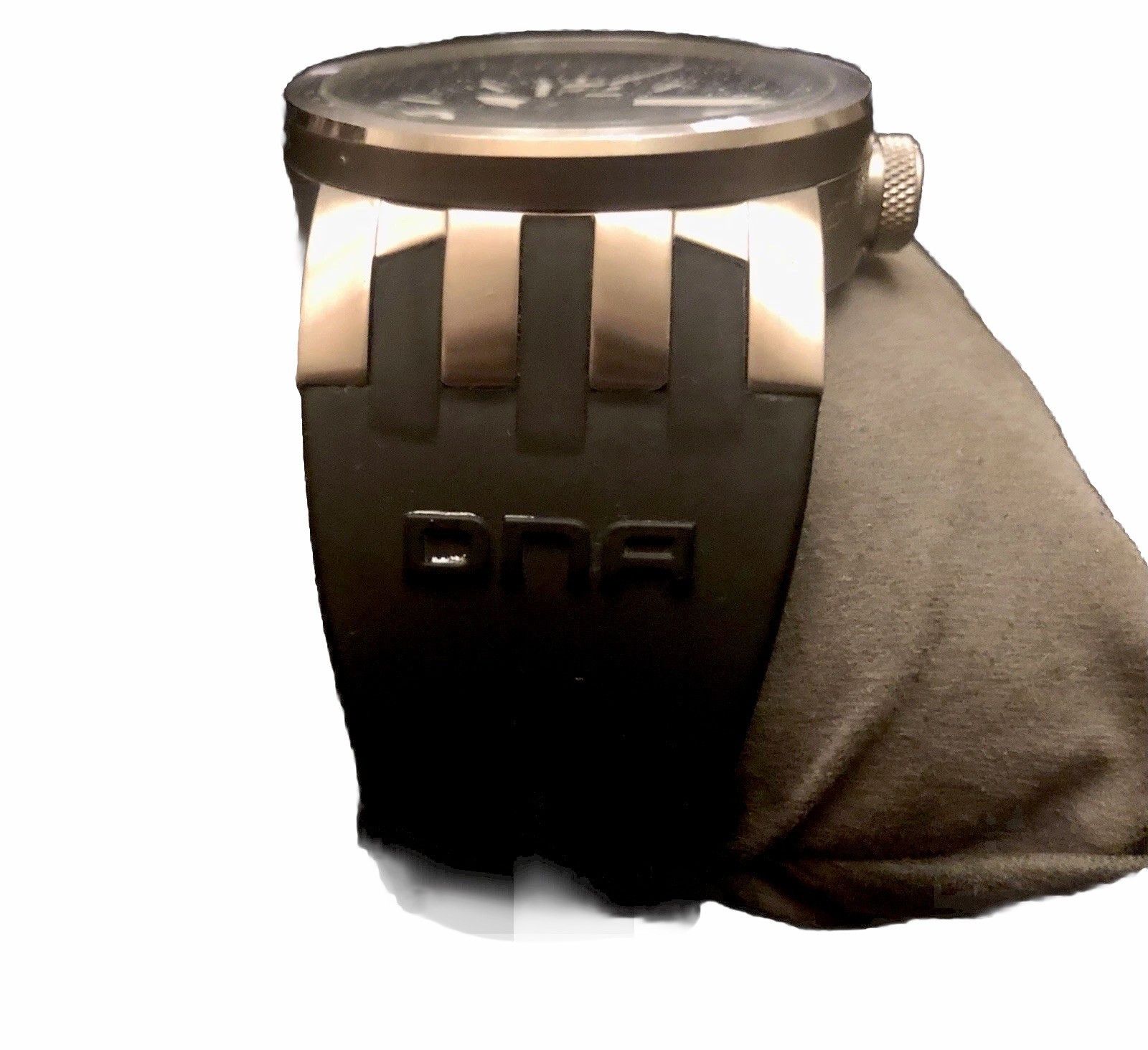 Invicta DNA. Signature II Collection. Waterproof up to 100m. Black band