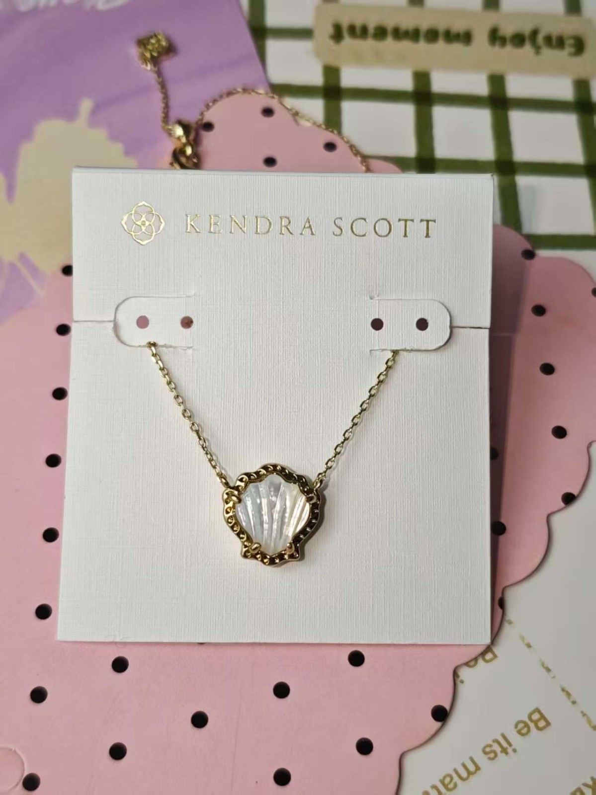 Kendra Scott Gold Shell Short Pendant Necklace, White Mother‑of‑Pearl Adjustable