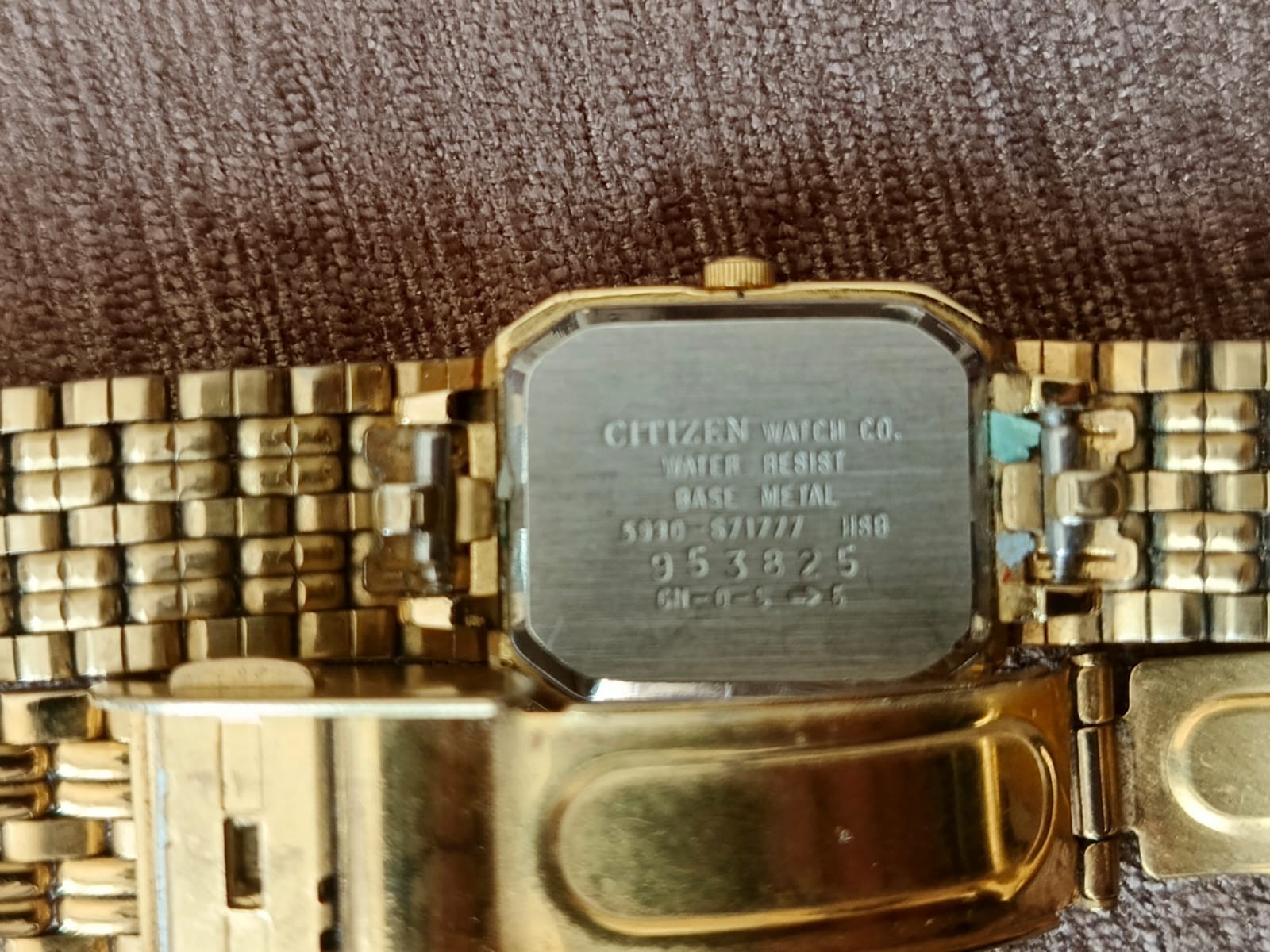 Vintage Citizen Quartz Women’s Dress Watch 5930-S71777 Gold Tone Black Face