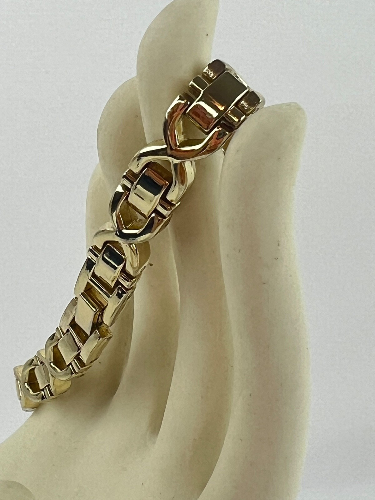 Fashion Gold Tone Rhinestone Link Bracelet 7.5″ Length Fold Over Clasp