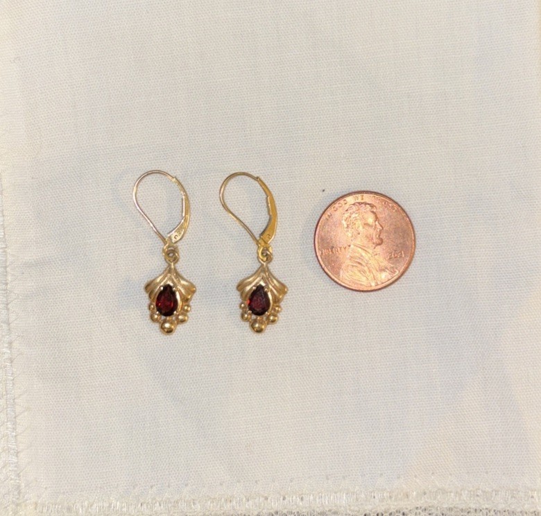 Lovely 14k Gold Vermeil Pear-Shaped Garnet Lantern-style Drop Dangle Earrings
