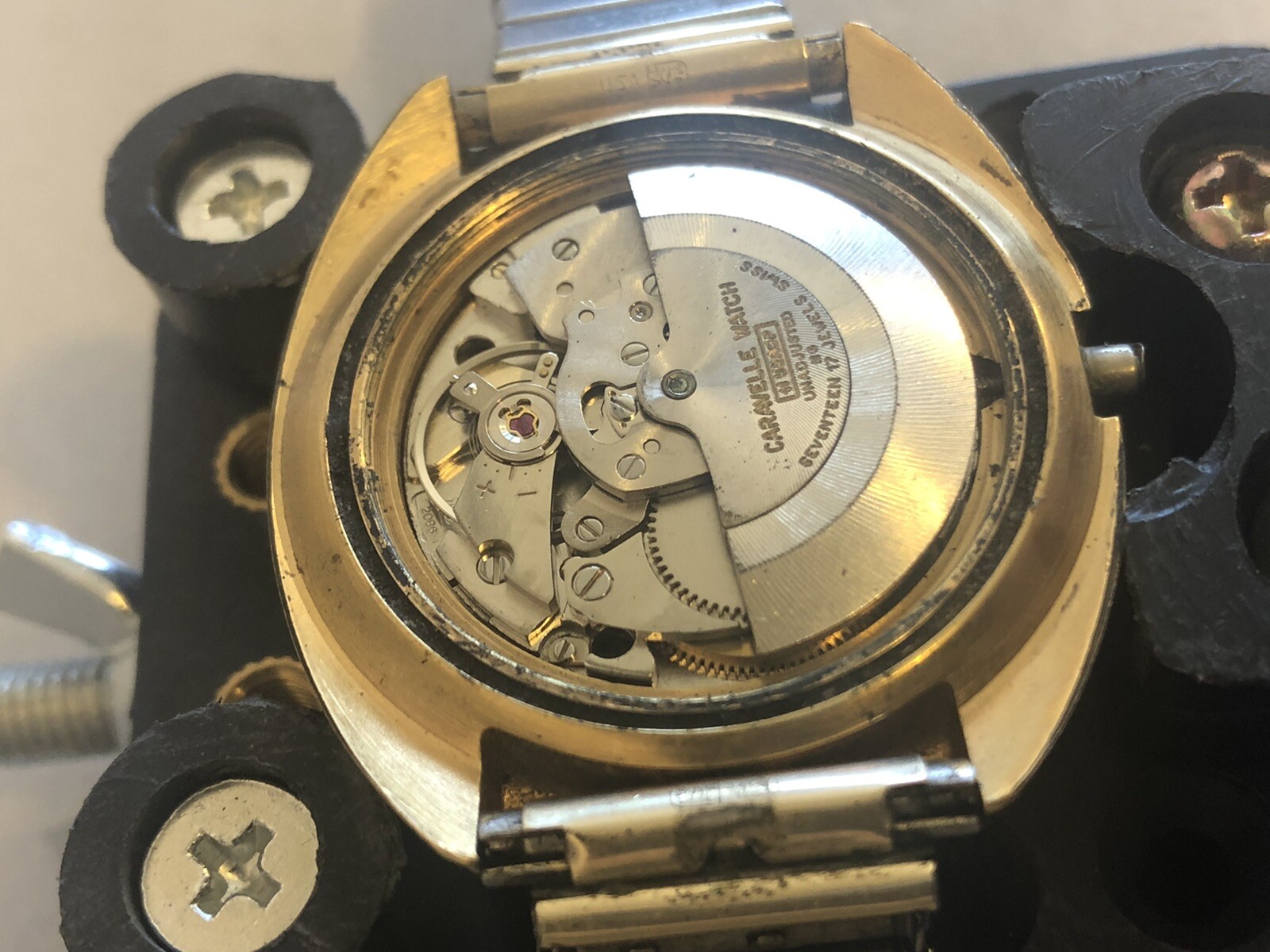 Vintage 1970’s Caravelle Set-O-Matic Calendial Automatic wrist watch-Running