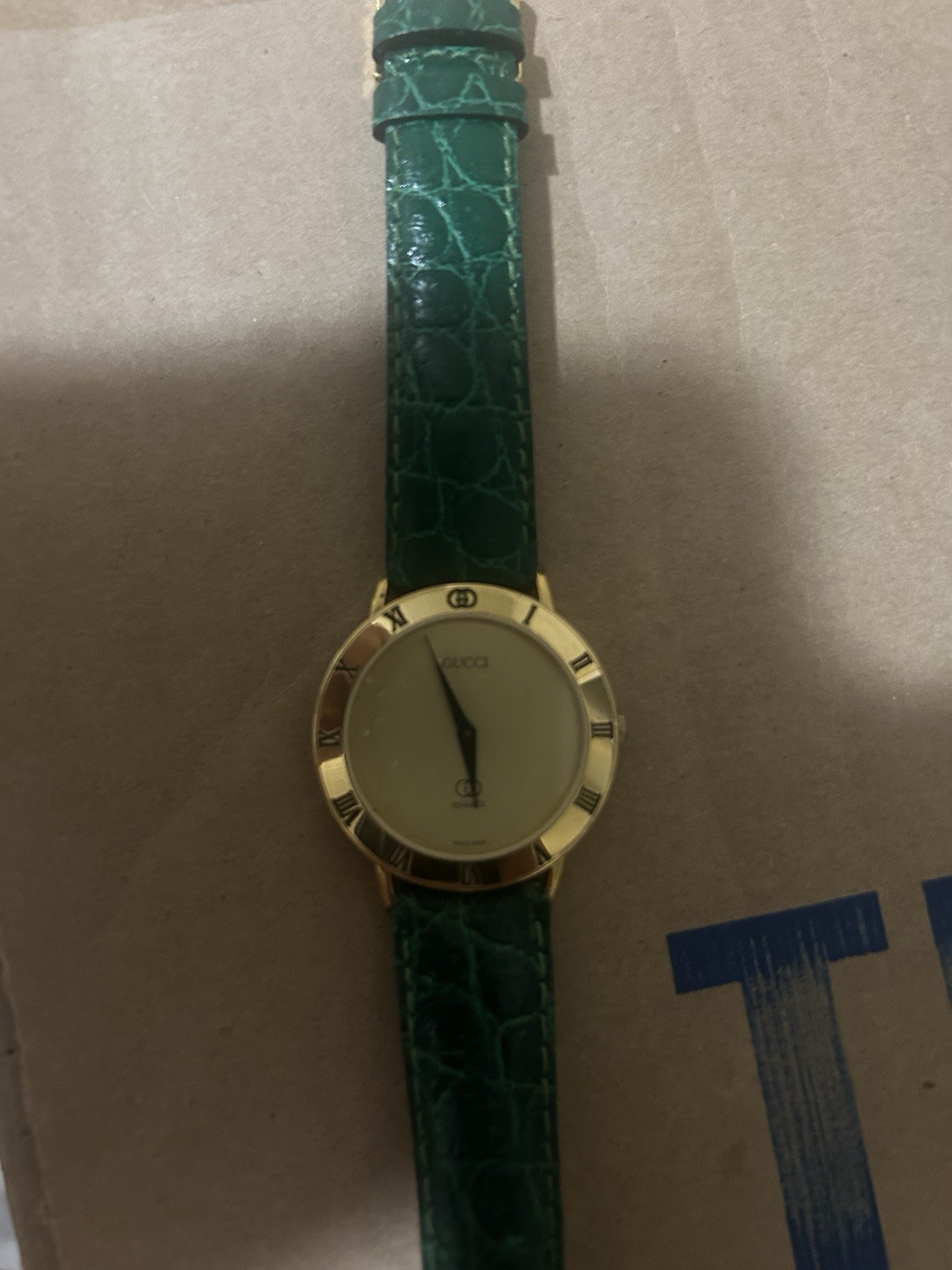 Gucci 3000M Swiss Quartz In excellent condition only wear is on back.