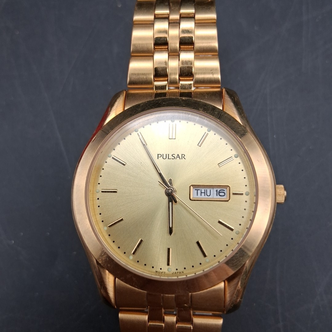 Pulsar Day Date Gold Tone Watch Great Condition W/ New Battery VX42-X106