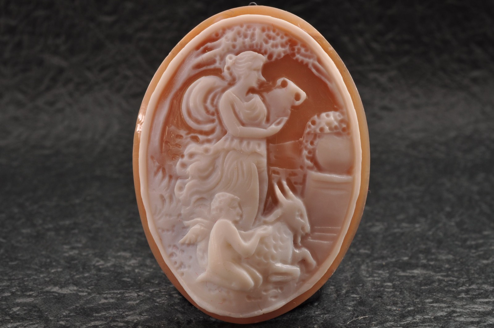 “The Nurturing of Jupiter / Infant Jupiter fed by the Goat Amalthea” (48.5ct).