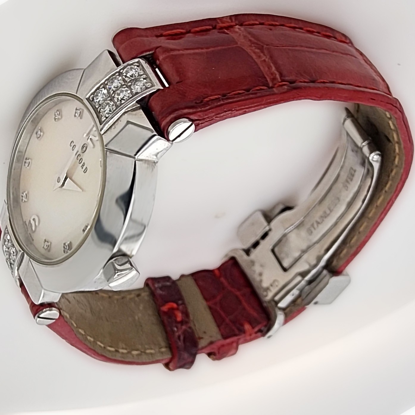 Concord Mother of Pearl Dial Women’s Watch 14K G1843 Diamond Lug Used