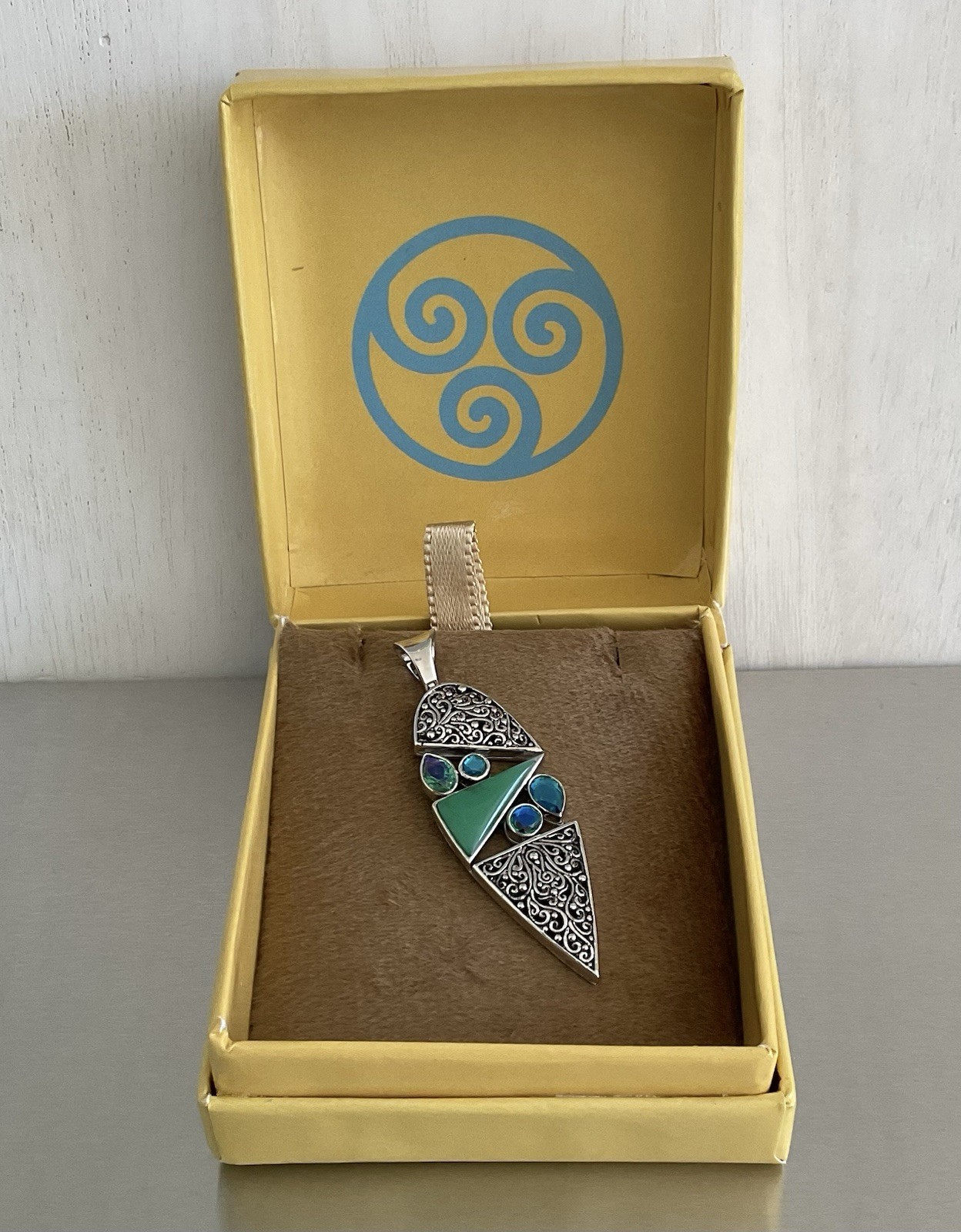 Sajen Chrysoprase, Rainbow Paraiba Quartz Pendant 3.00 CTW 925 Sterling Silver