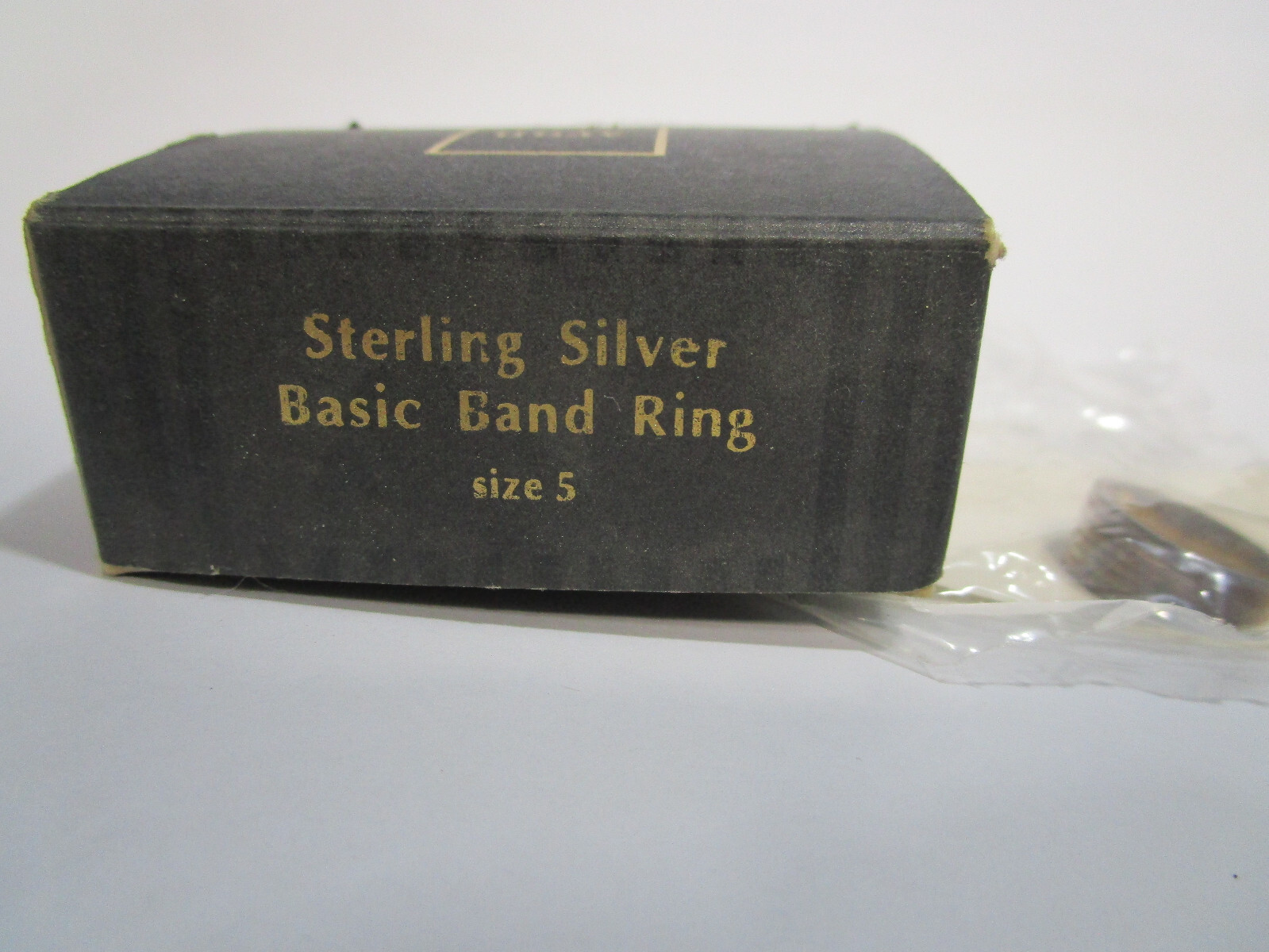 1994 Avon Sterling Silver Basic Band Ring Size 5 Costume Jewery
