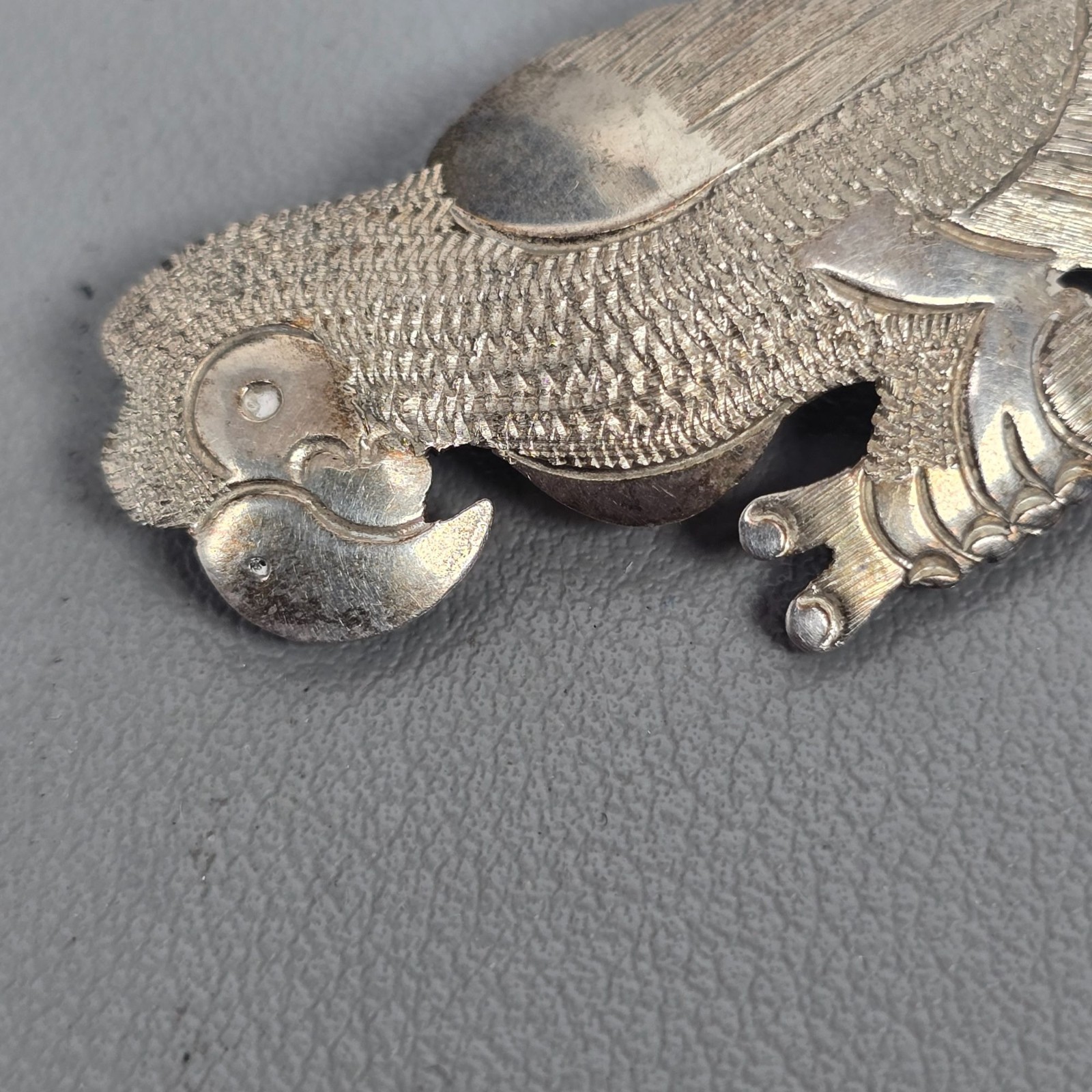 Vintage Hecno En Mexico Alpaca Silver Parrot Animal Bird Textured Pin Brooch