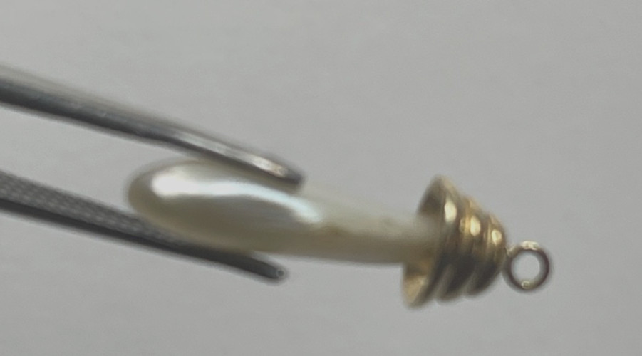 ONE 2.80 CTS RARE VINTAGE WHITE SPIKE NATURAL MISSISSIPPI RIVER UNCULTURED PEARL