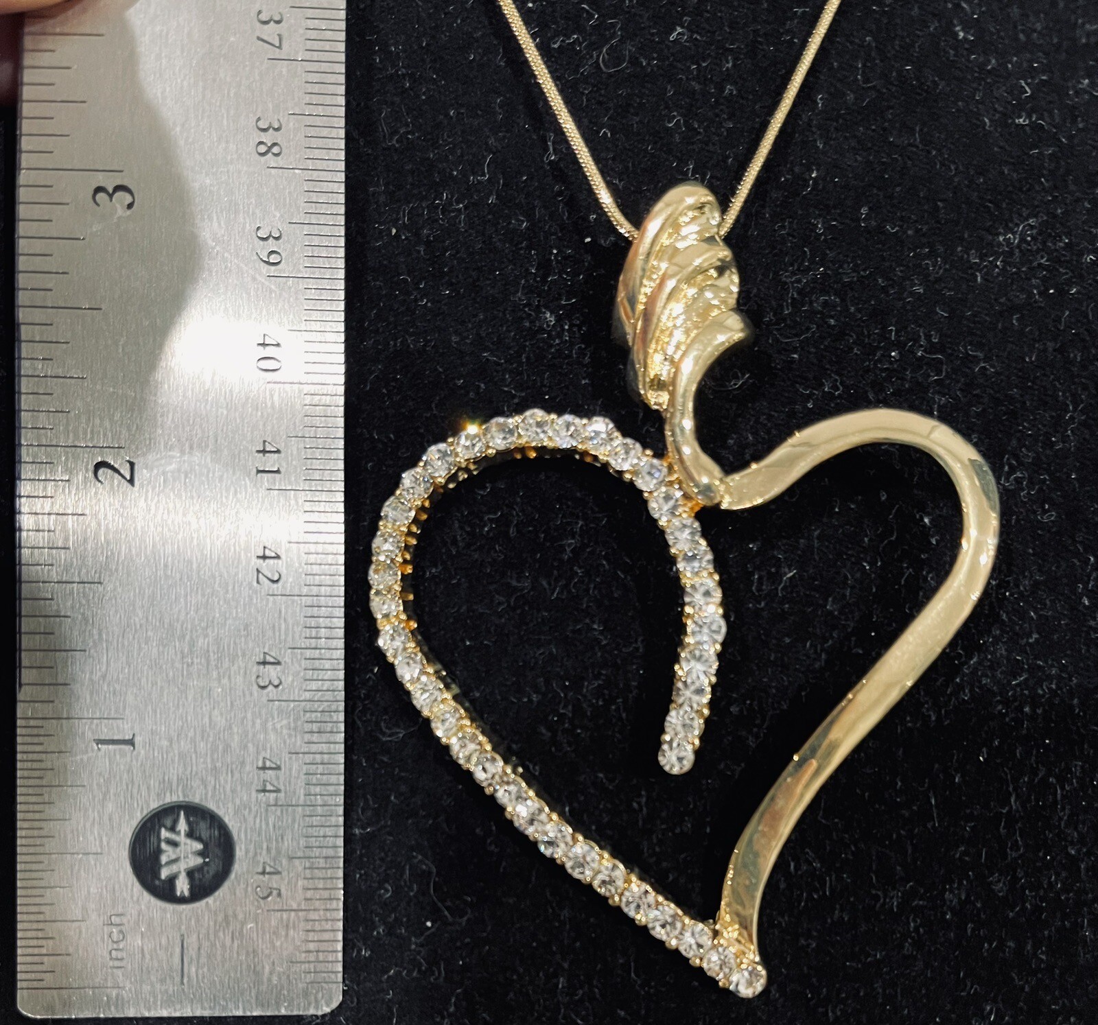 NIB LOVE HEART PENDANT ROUND CUBIC ZIRCONIA 18KT YELLOW GOLD PLATE 18″ CHAIN INC