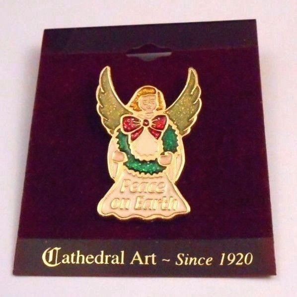 BEAUTIFUL CATHEDRAL ART PEACE ON EARTH EPOXY PIN ANGEL GLITTER WINGS NEW ON CARD