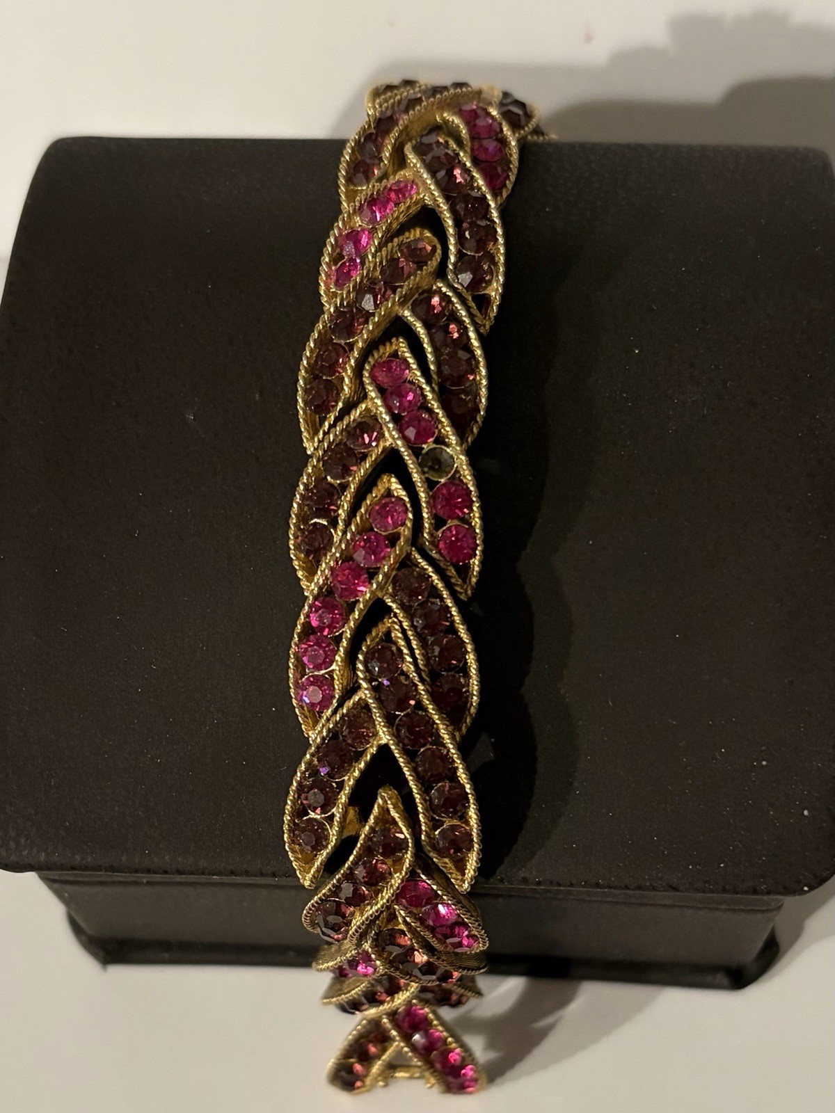 Alfred Philippe 1963 CROWN TRIFARI “CAVALCADE” Pink & Purple RHINESTONE BRACELET