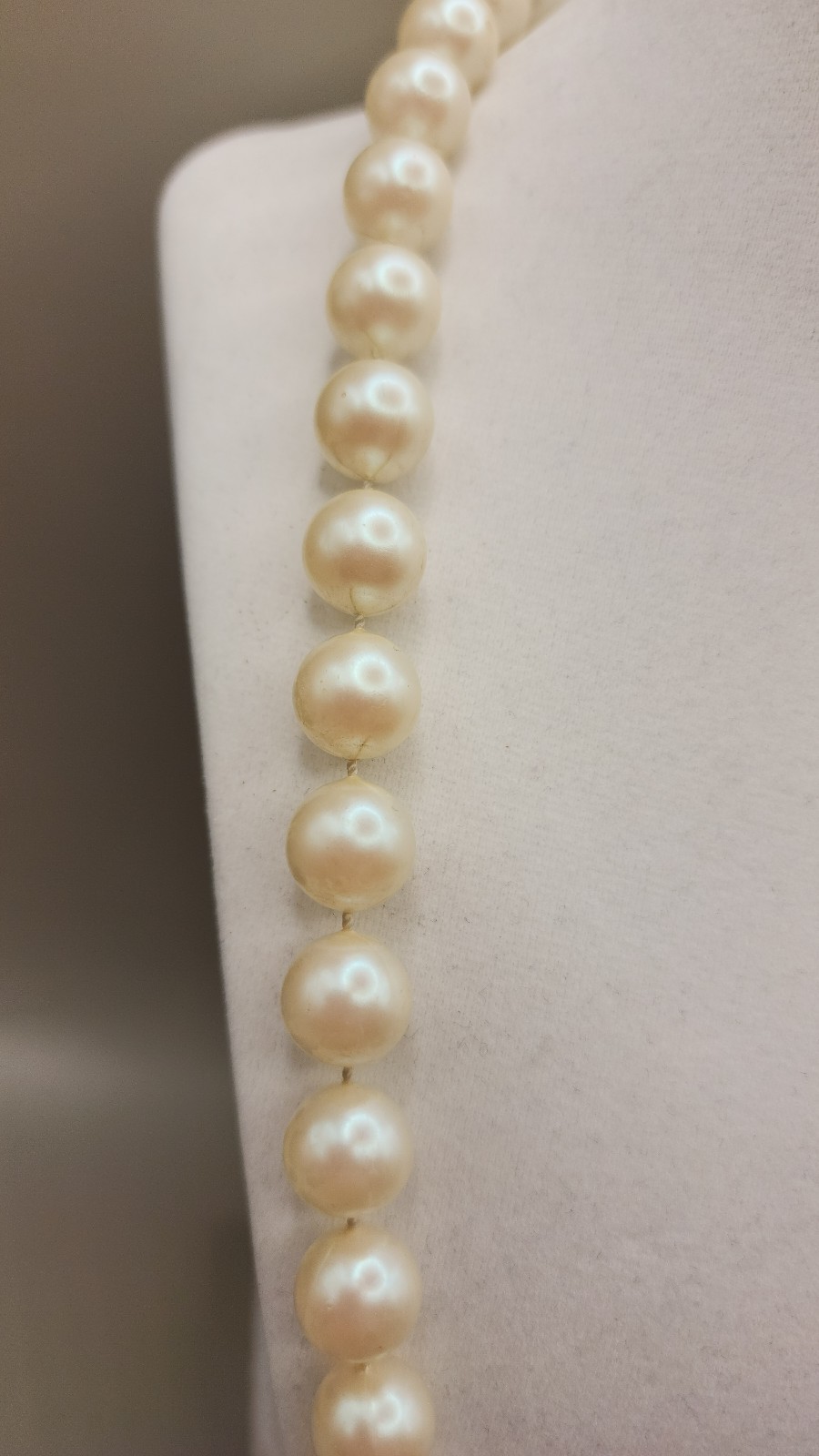 Vintage Japan Faux Pearl Necklace 23″ Acrylic Lucite Mid Century J Hook Clasp