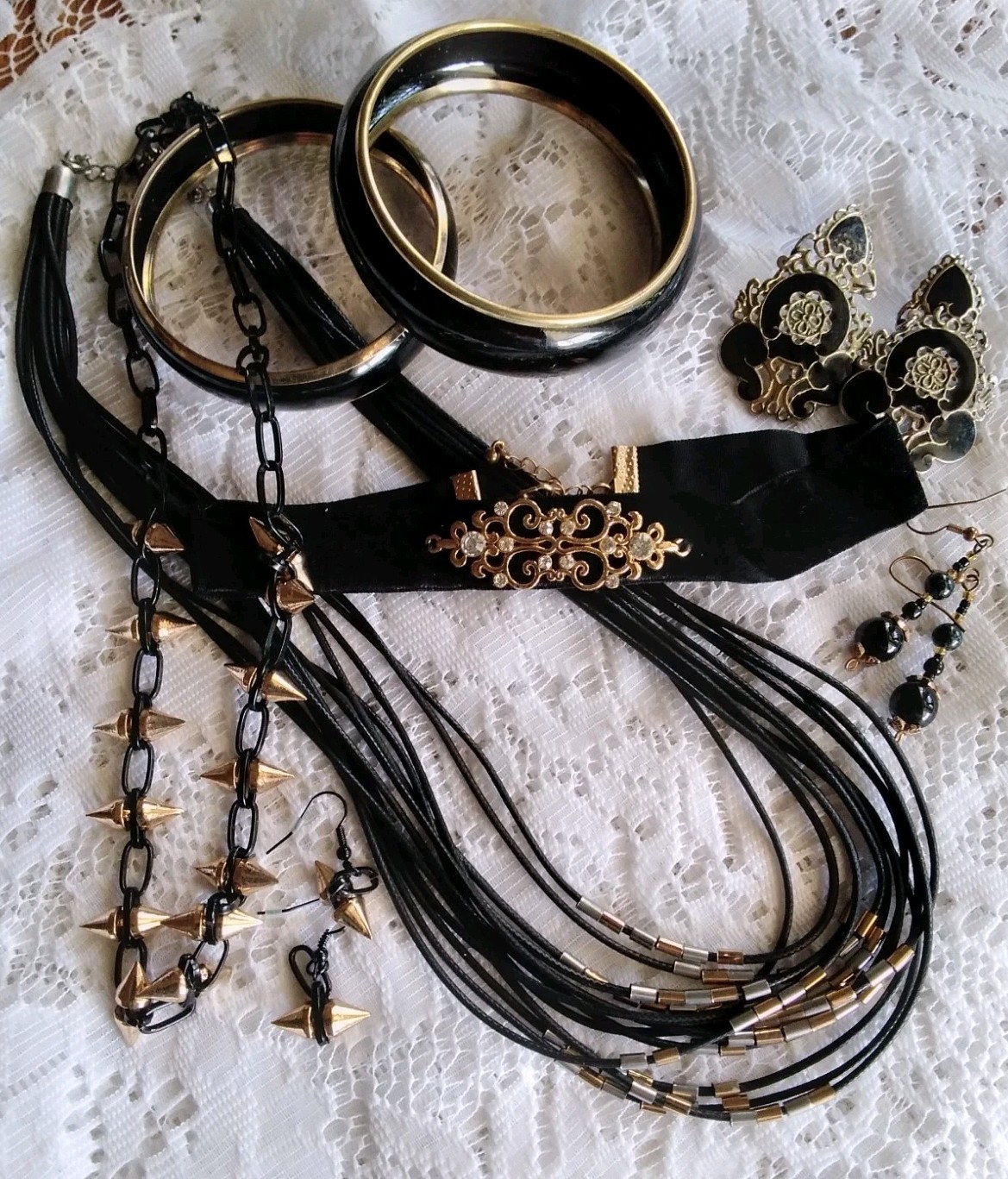 Vintage To Modern Tones Of Black Mixed 68 Piece Wearable Fashion Jewelry Lot
