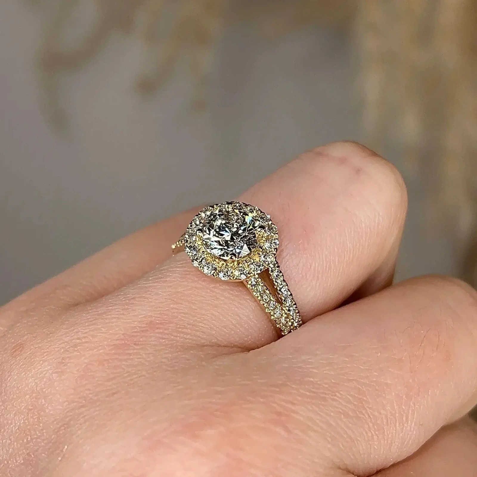 2.80Ct Round-Cut EF/VS1 Lab Grown Diamond Halo Wedding Ring 14k Yellow Gold