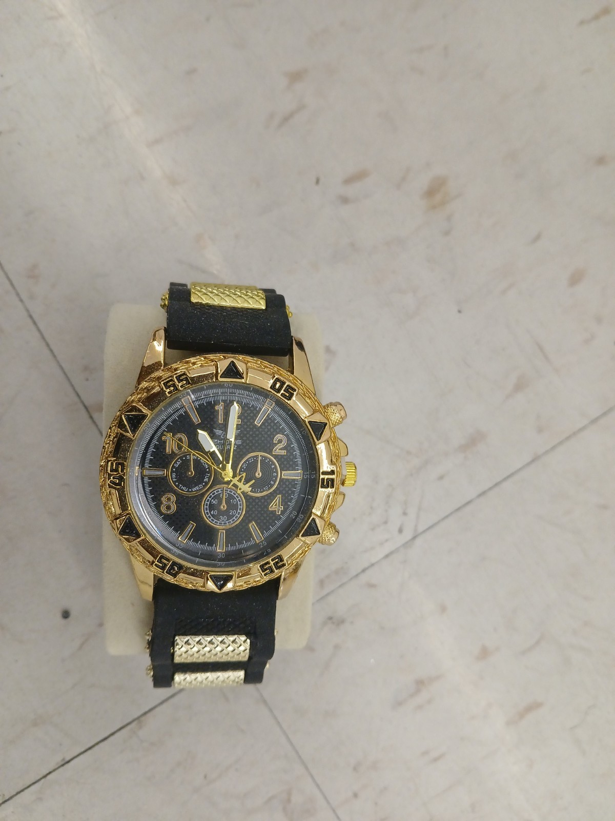Gold Tone Quartz Chronograph Analog Wristwatch Black Rubber Strap Black Dial
