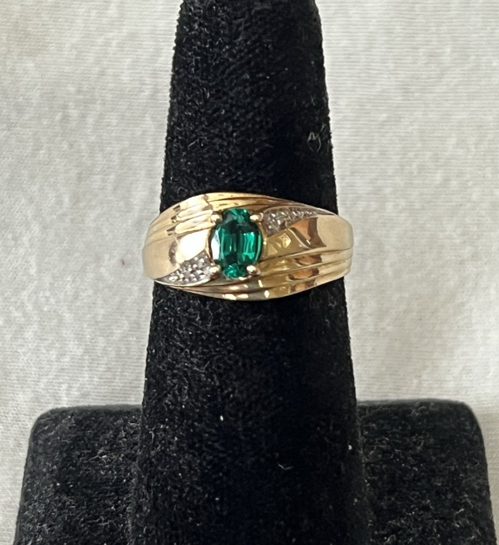 10K Yellow Gold Mens Ring with Oval Emerald Ring, Size 9.75, 4.0 Gr., Pre-Owned