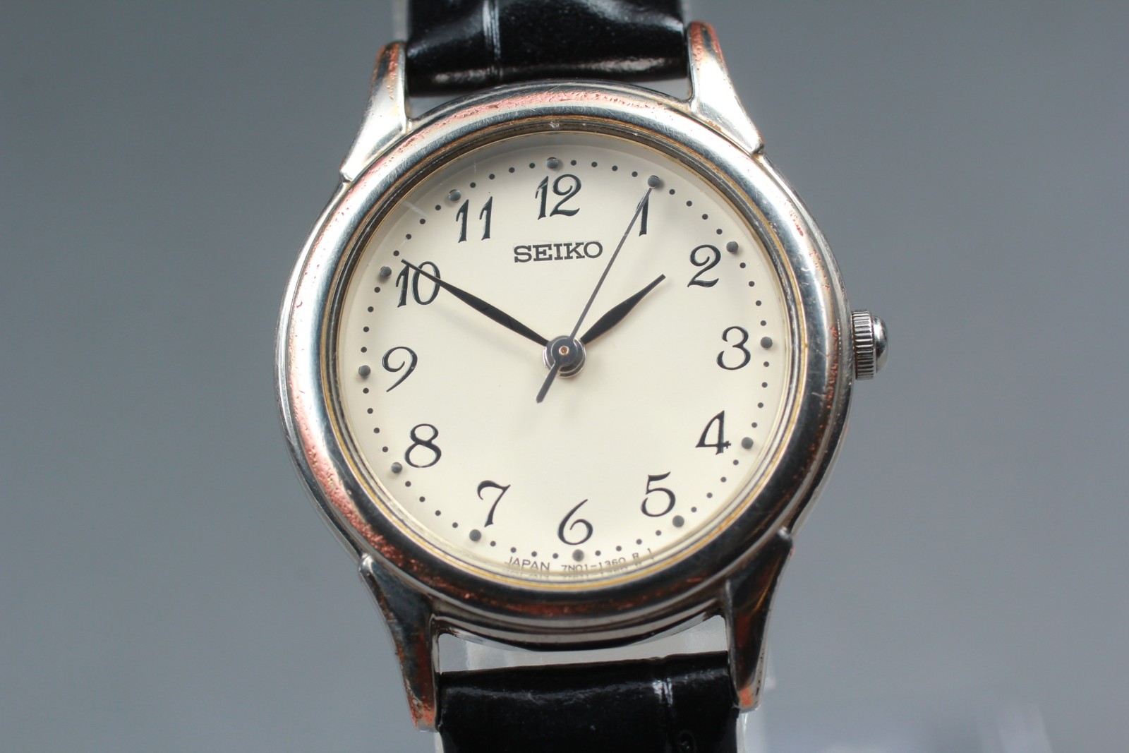 Vintage 1992 [Exc+5] Seiko 7N01-6880 Silver Round Seconds 25mm Qz Ladies Watch