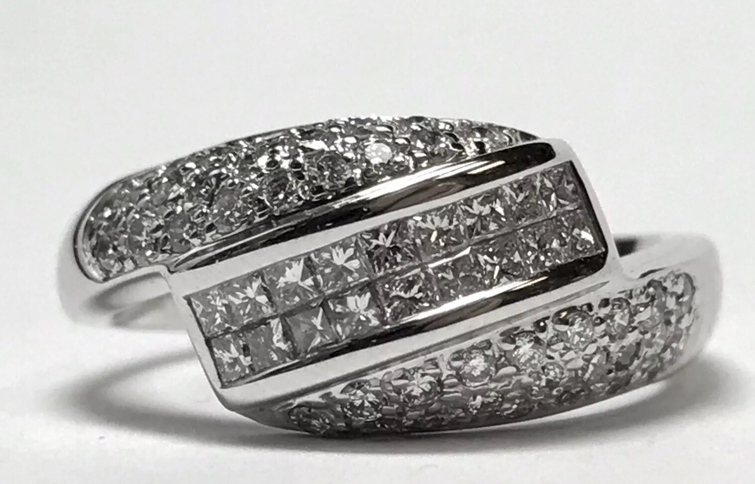 High Quality 18k White Gold Princess Cut Invisible Set Diamond Ring Sz 7 HG