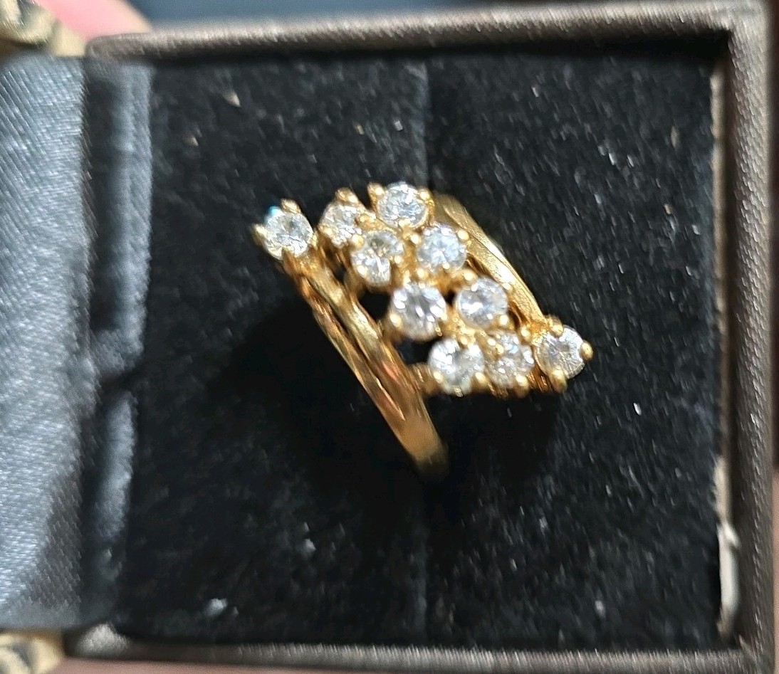 14k Gold Vintage Cocktail Ring Size 8 Immaculate Barley Worn!