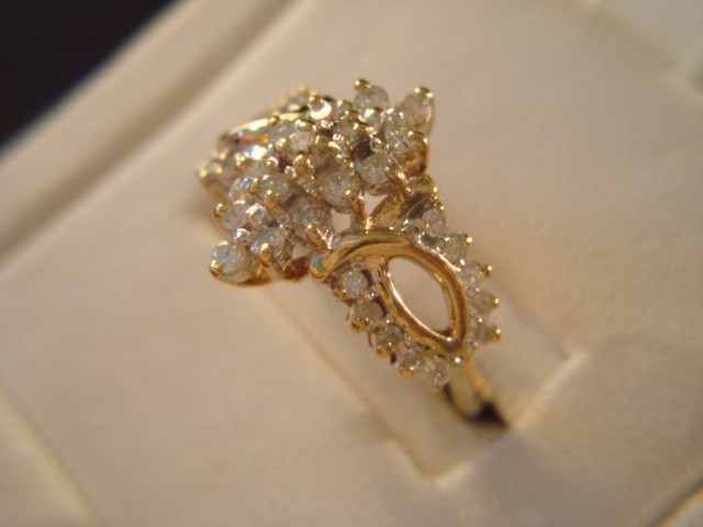 10K yg Diamond Cluster Ring – 3.6 Grams – Sz. 6.75 – .60cttw. Approximate (#S8VC