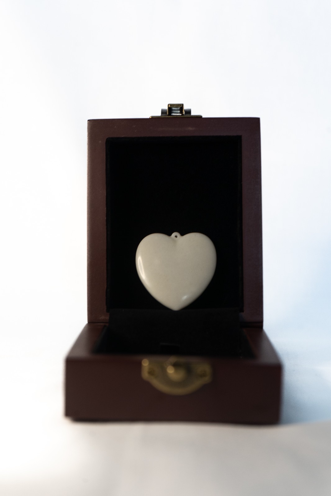 Beautiful Jade Artefact – with Golden Era’s Guarantee of Authenticity.