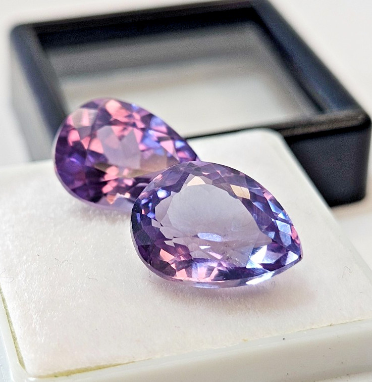 Pear Cut Alexandrite 23-24 Ct Colour Change EGL CERTIFIED Pair Gemstone FR-166