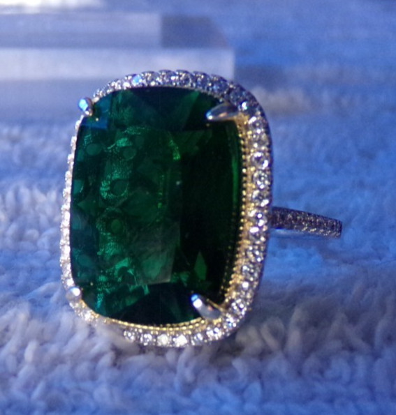 VTG FUZION CREATIONS STERLING GOLD EMERALD GREEN CZ HALO COCKTAIL RING SIZE 7 !!
